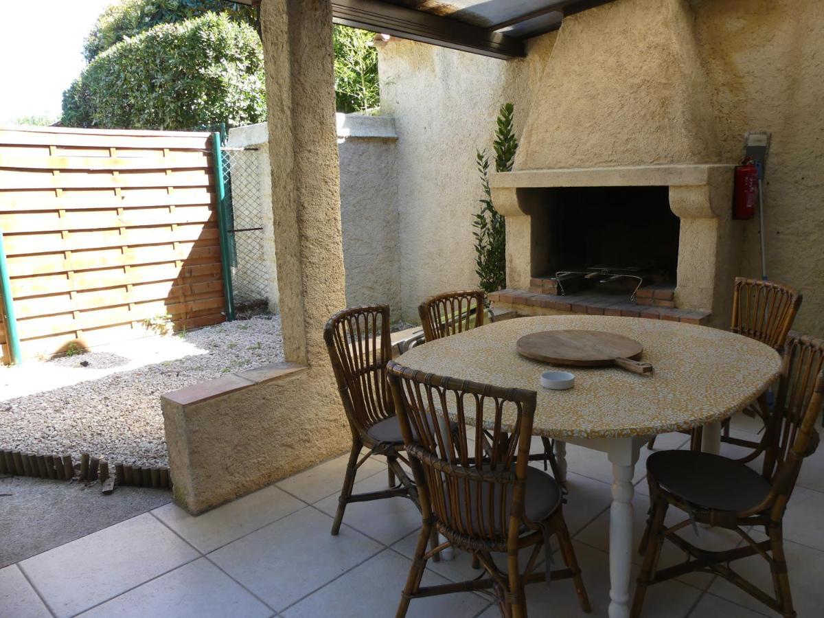 Rez De Jardin Au Calme Et Proche Mer Mandelieu Esterno foto